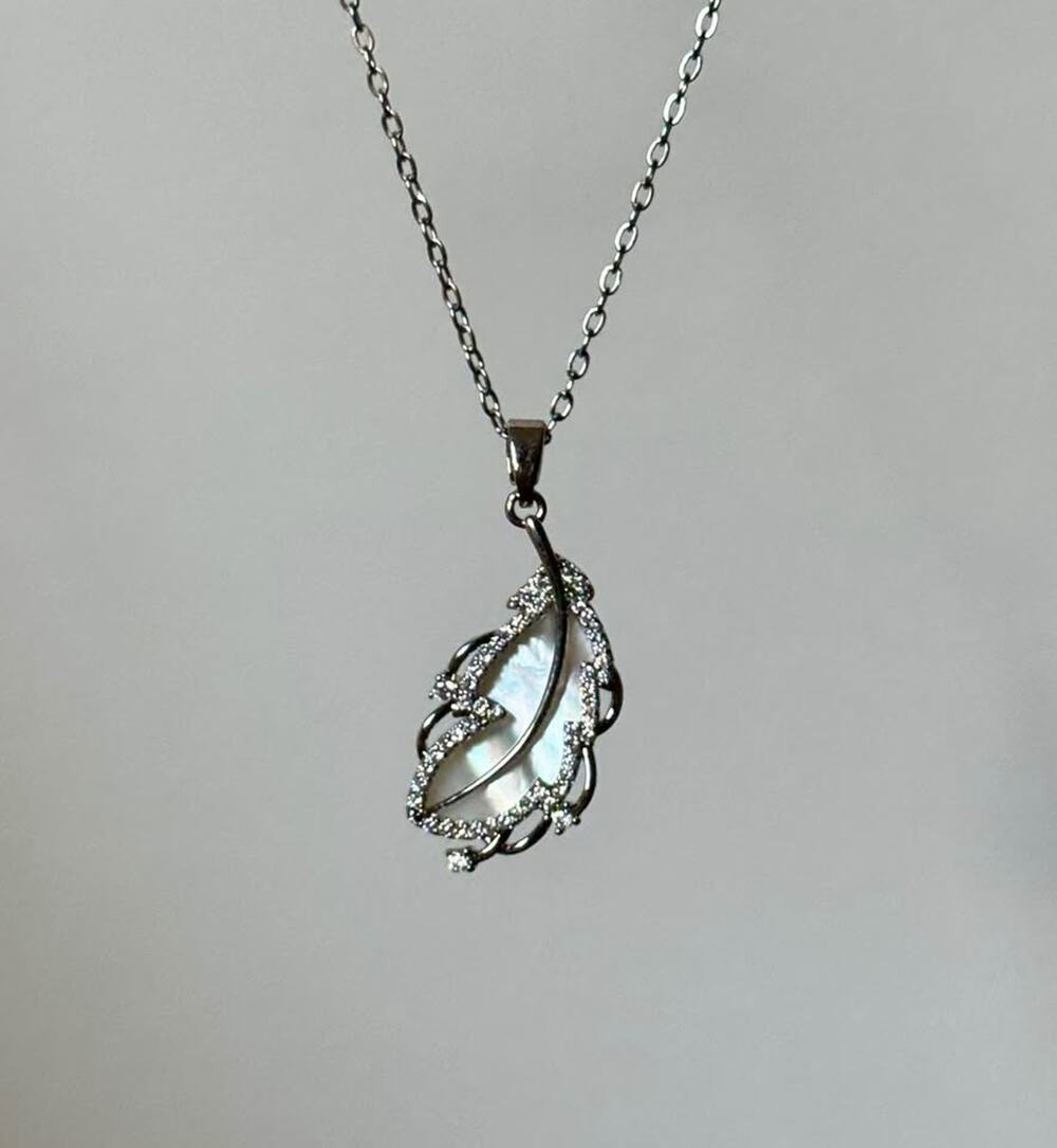 Stainless Steel Mother of Pearl Leaf Pendant Necklace